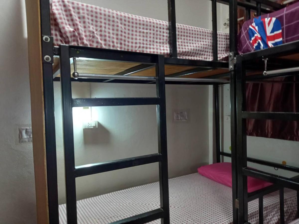 Sleepwith Me Hostel Bangkok Dış mekan fotoğraf