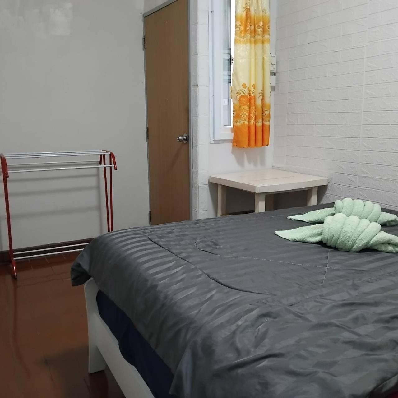 Sleepwith Me Hostel Bangkok Dış mekan fotoğraf