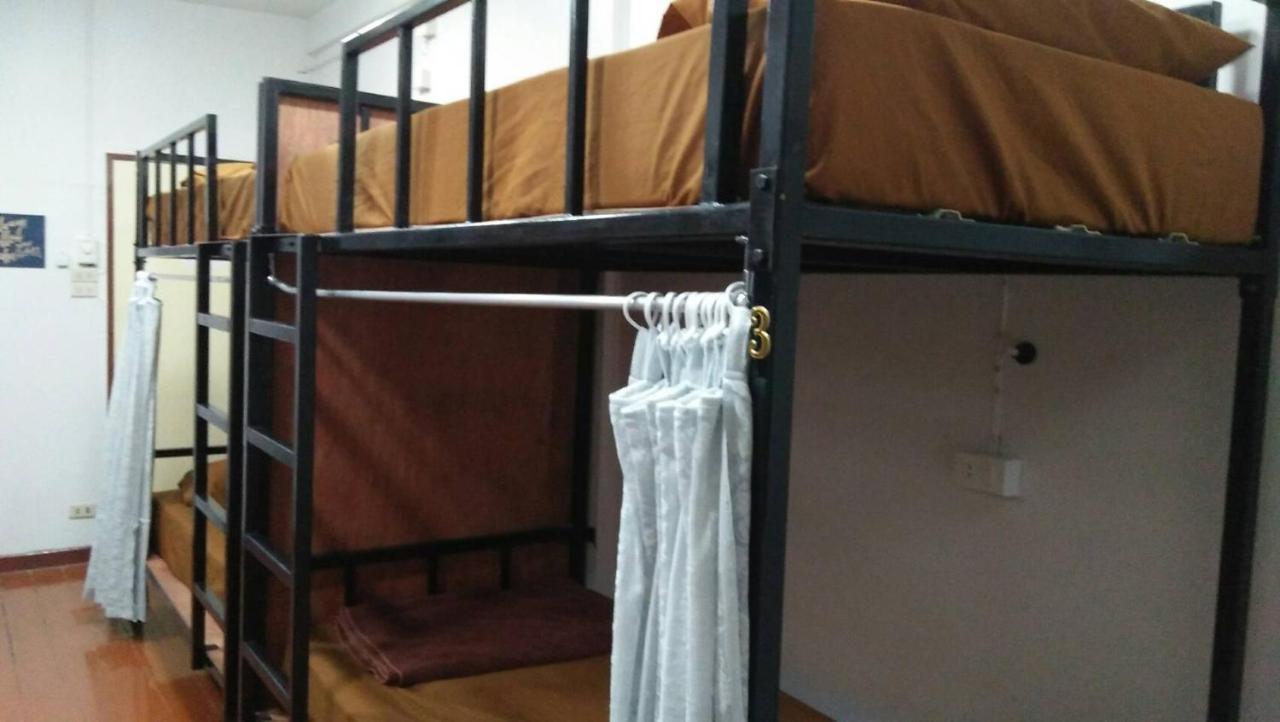 Sleepwith Me Hostel Bangkok Oda fotoğraf